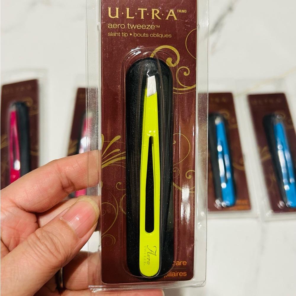 Ultra Aero Tweezer Made In Italy. selected Color. Free Random Gift 🎁